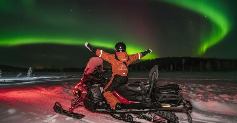 Northern Lights Tour Snowmobile Driving — snowmobile tour in Rovaniemi