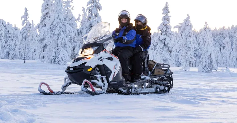 Saariselka: Snowmobile Safari on Tundra — snowmobile tour in Saariselkä