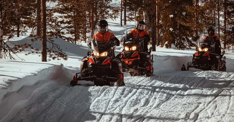 One Hour Snowmobile Safari — snowmobile tour in Saariselkä